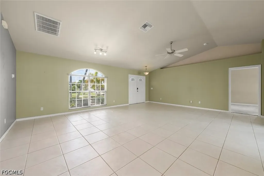 3920 SE 2nd Place Cape Coral FL 33904