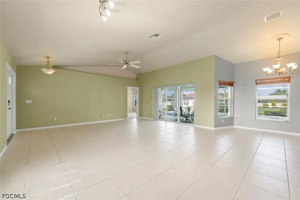 3920 SE 2nd Place Cape Coral FL 33904