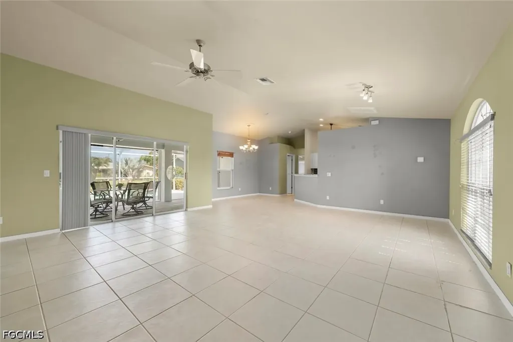 3920 SE 2nd Place Cape Coral FL 33904