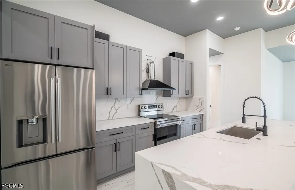 111 NW 6th Street Cape Coral FL 33993