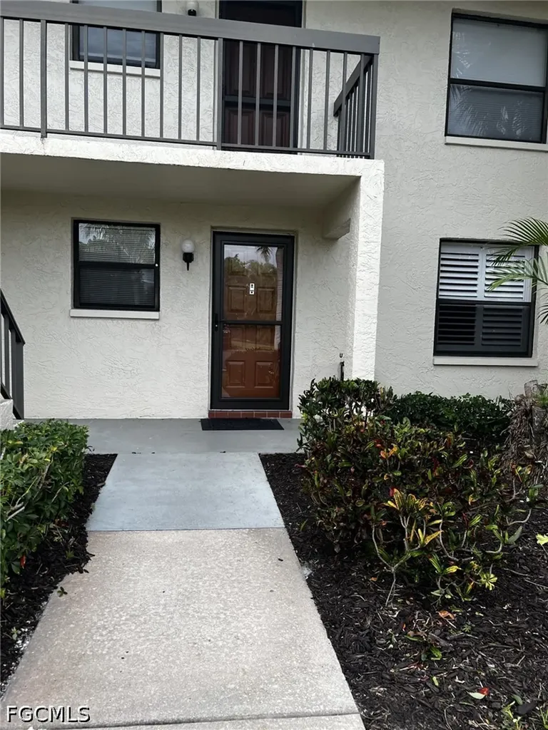 9301 Central Park Drive Fort Myers FL 33919