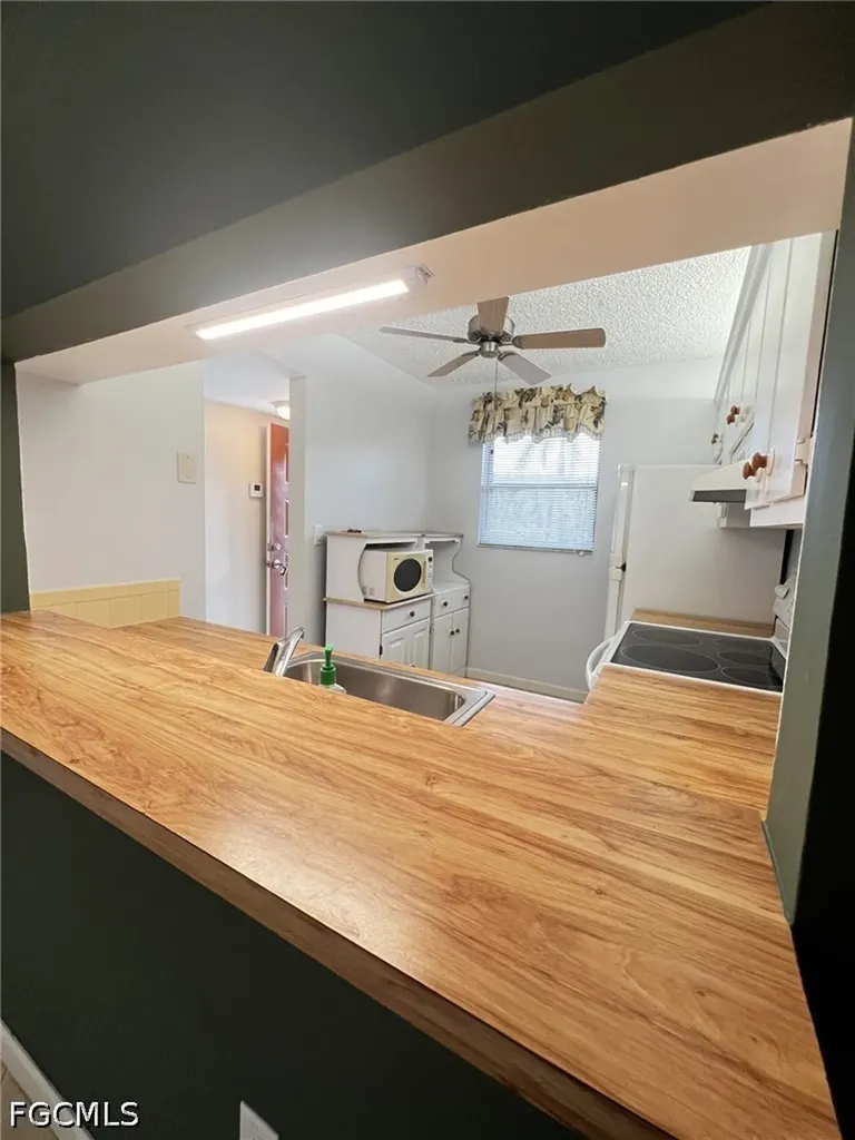 9301 Central Park Drive Fort Myers FL 33919