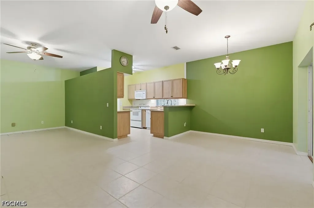 10727 Maui Circle Estero FL 33928