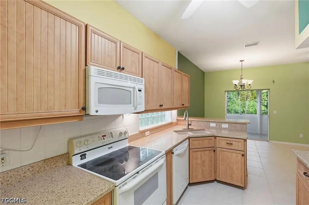 10727 Maui Circle Estero FL 33928