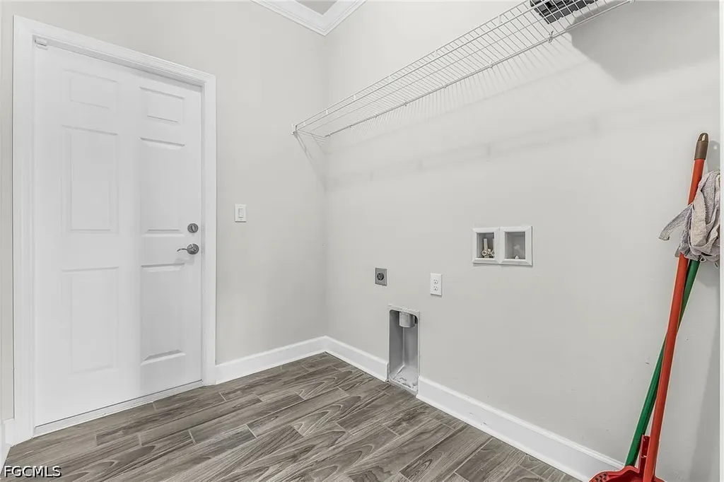 1111 SW 5th Terrace Cape Coral FL 33991