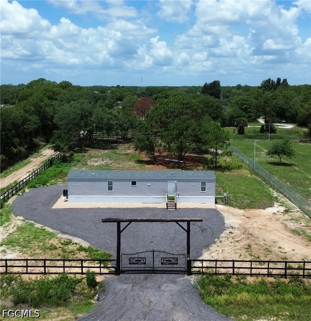 170 S Jinete Street Clewiston FL 33440