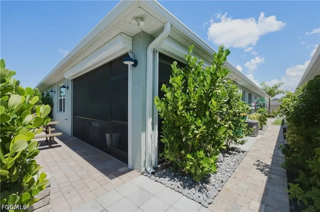 998 Enbrook Loop Naples FL 34114