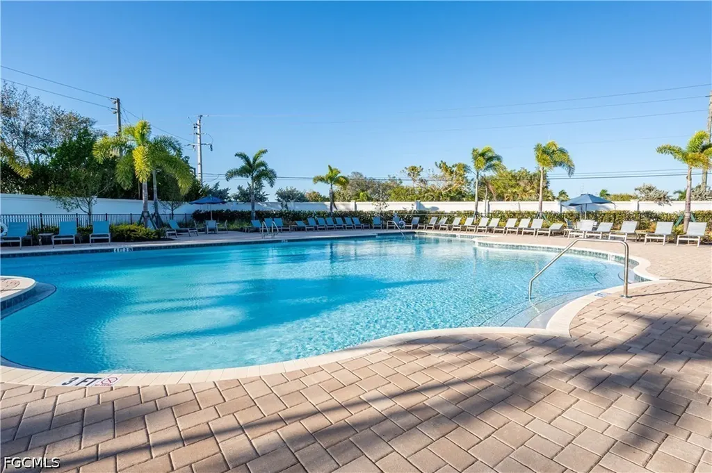 998 Enbrook Loop Naples FL 34114