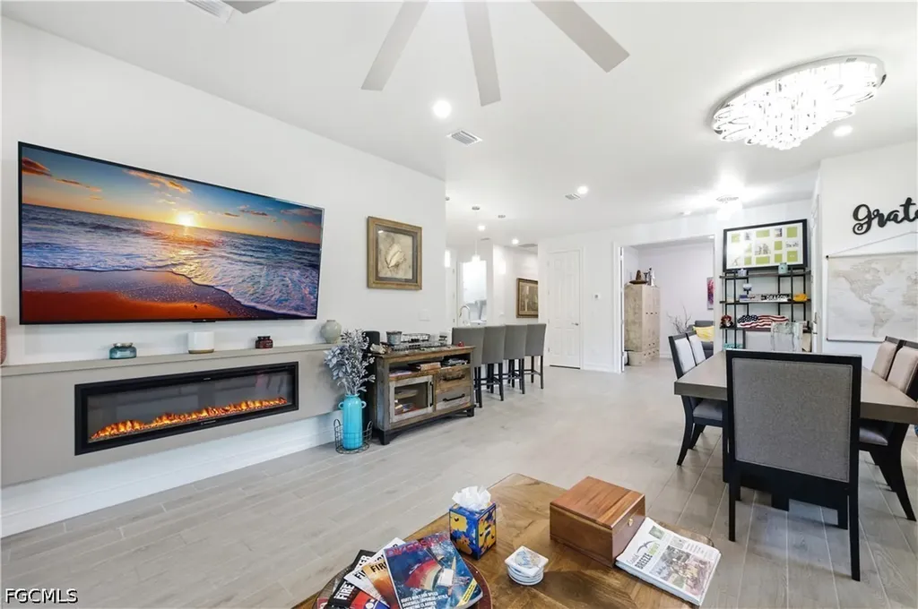 998 Enbrook Loop Naples FL 34114