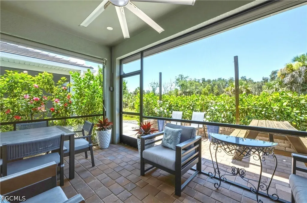 998 Enbrook Loop Naples FL 34114