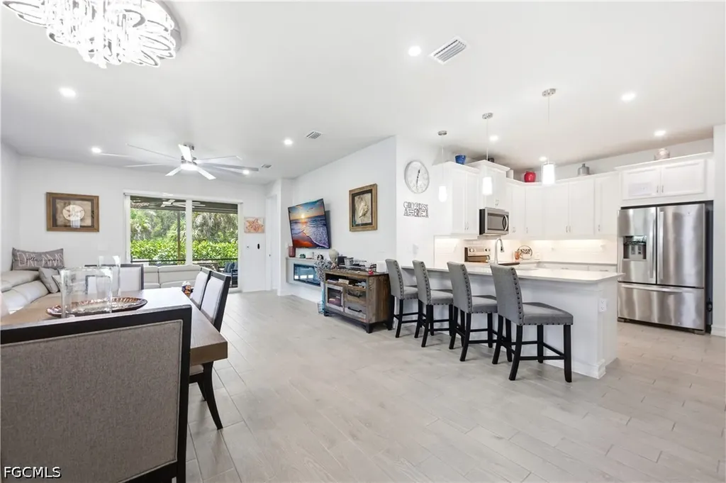 998 Enbrook Loop Naples FL 34114