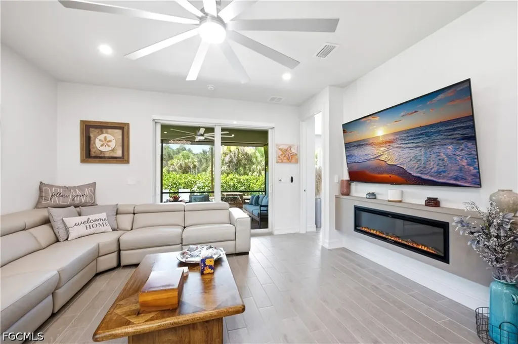 998 Enbrook Loop Naples FL 34114