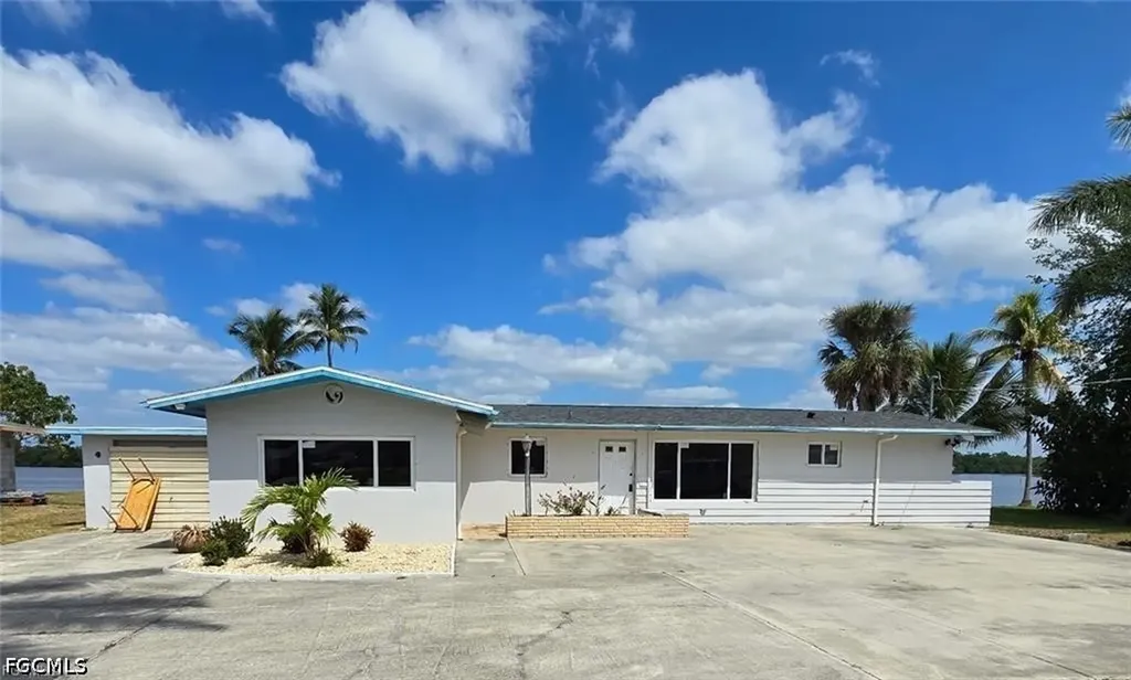4919 E Riverside Drive Fort Myers FL 33905