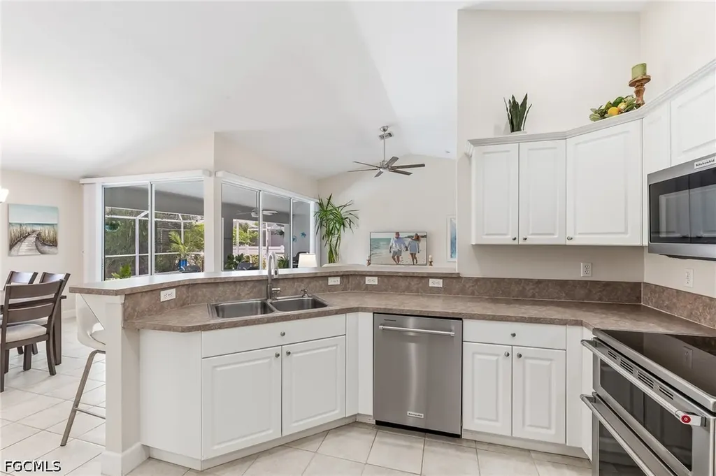 1905 SW 25th Terrace Cape Coral FL 33914