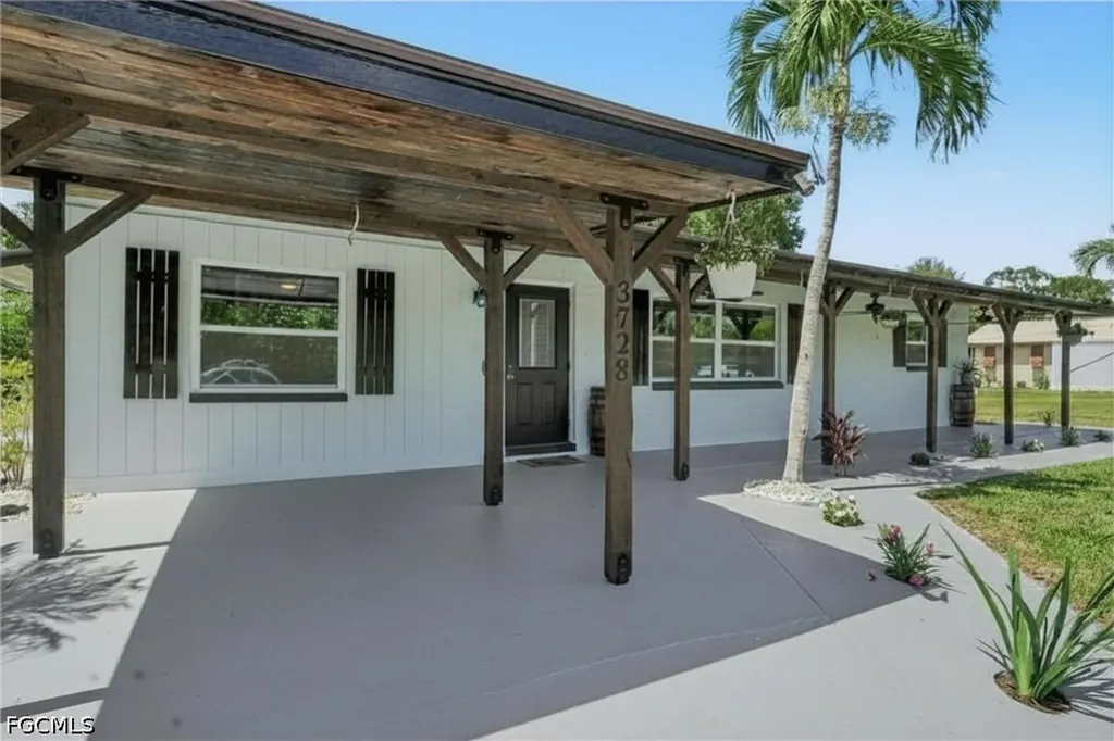 3728 Gasparilla Street St. James City FL 33956
