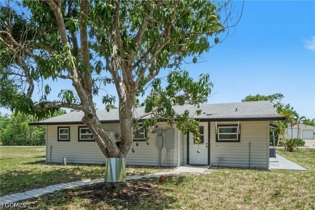 3728 Gasparilla Street St. James City FL 33956