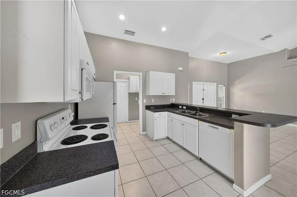 818 Desoto Avenue S Lehigh Acres FL 33972