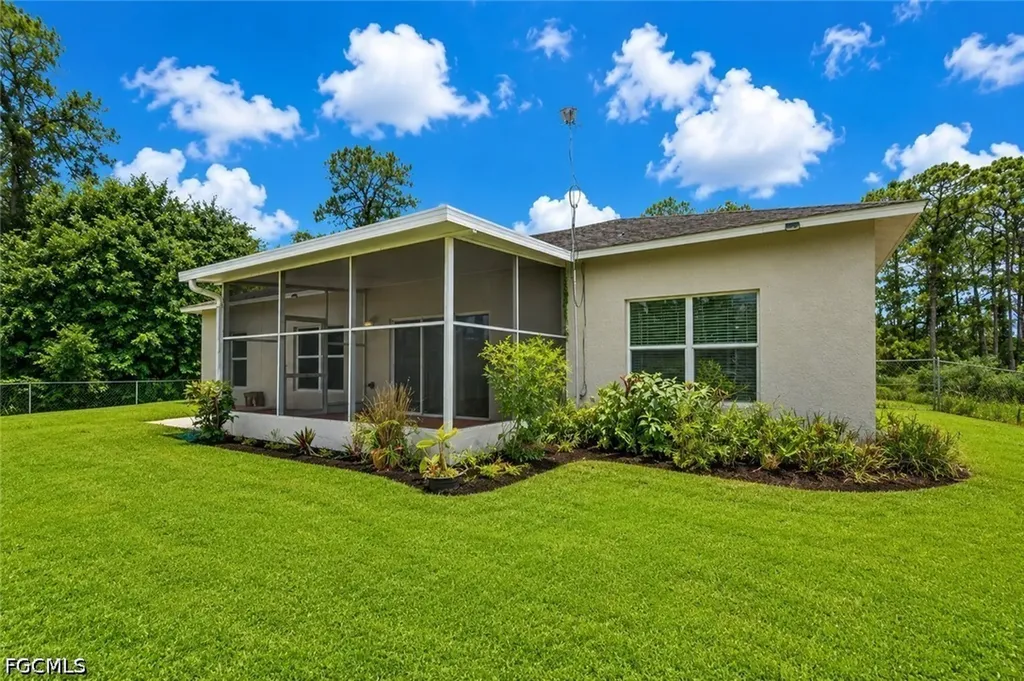 818 Desoto Avenue S Lehigh Acres FL 33972