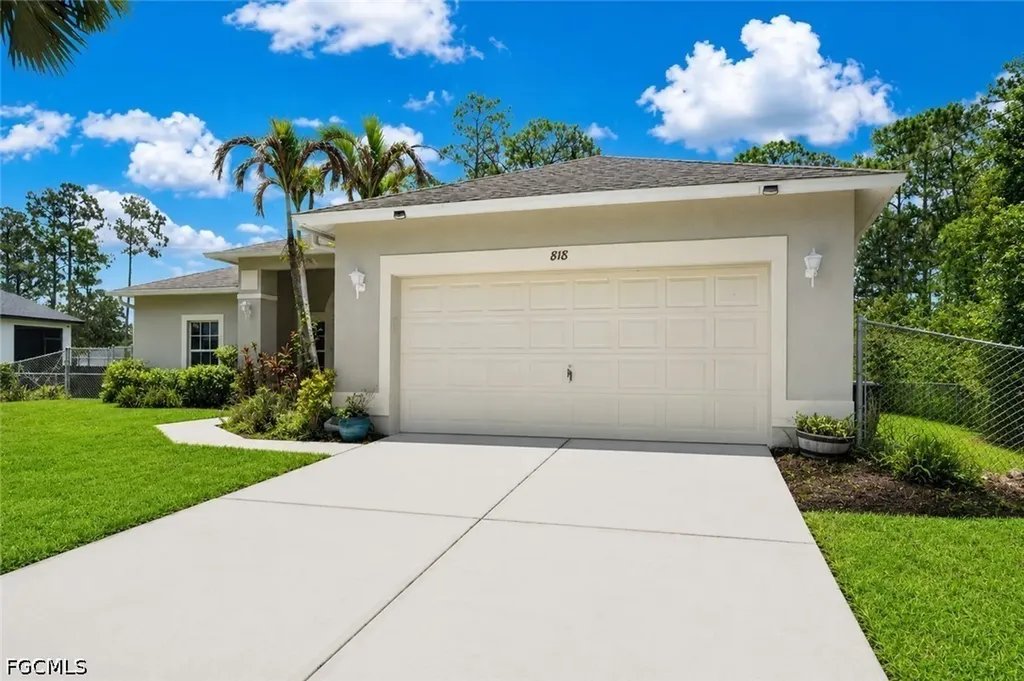 818 Desoto Avenue S Lehigh Acres FL 33972
