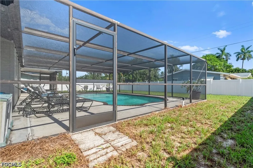 2259 Chandler Avenue Fort Myers FL 33907