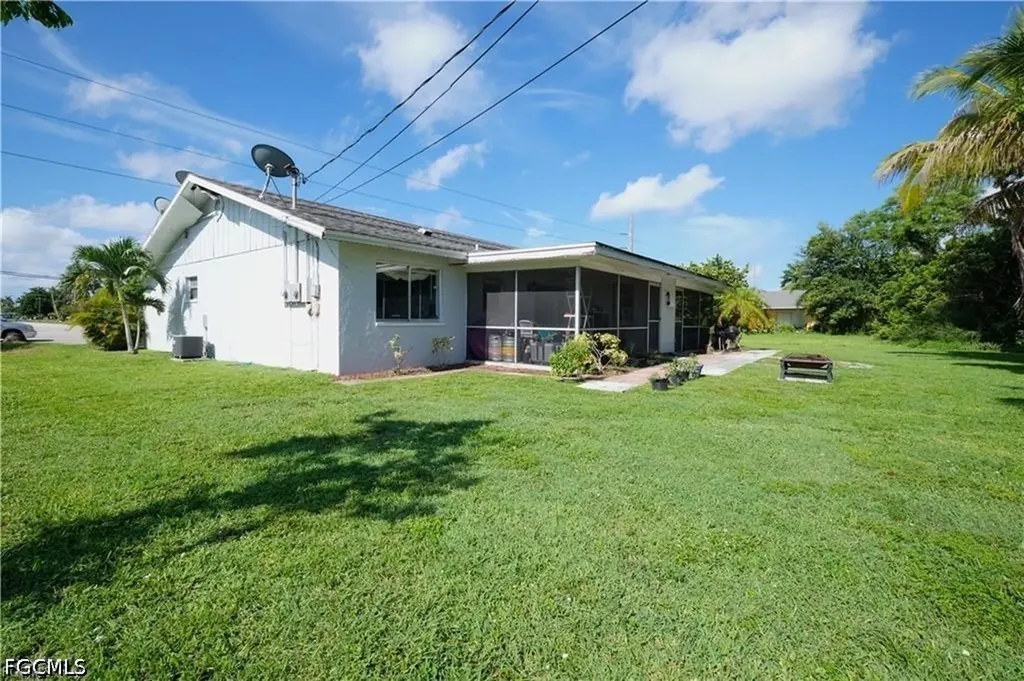 257 Cape Coral Parkway E Cape Coral FL 33904