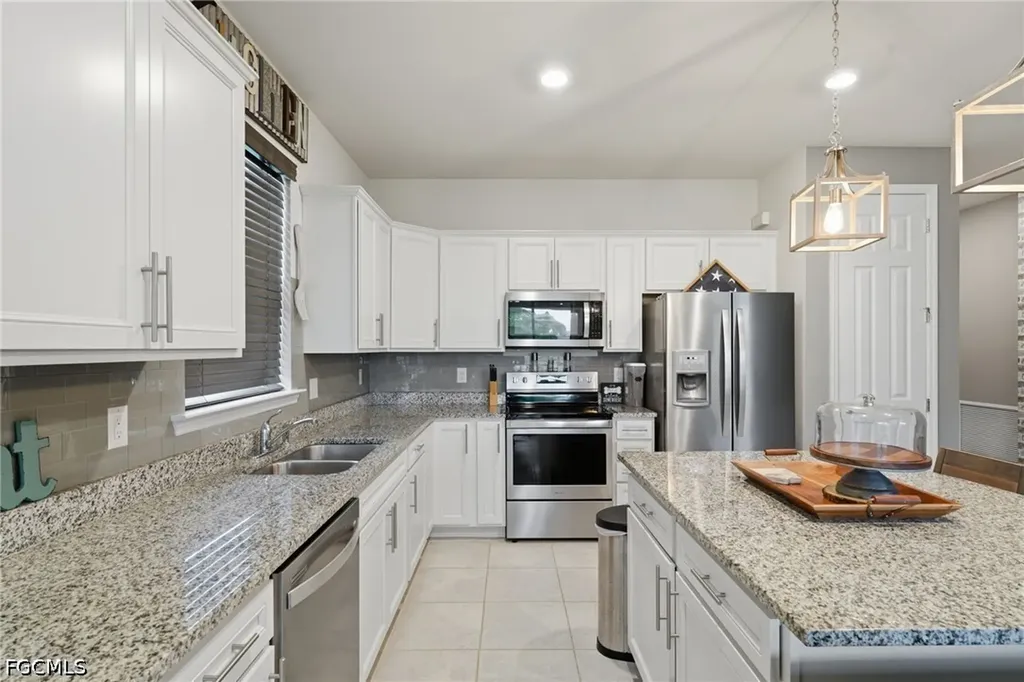 16095 Mistflower Drive Alva FL 33920