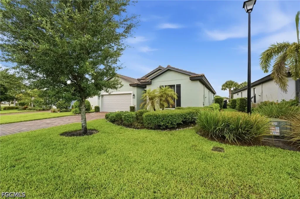 16095 Mistflower Drive Alva FL 33920