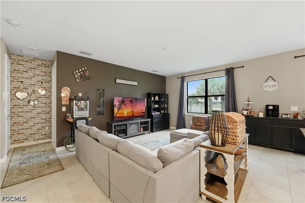 16095 Mistflower Drive Alva FL 33920