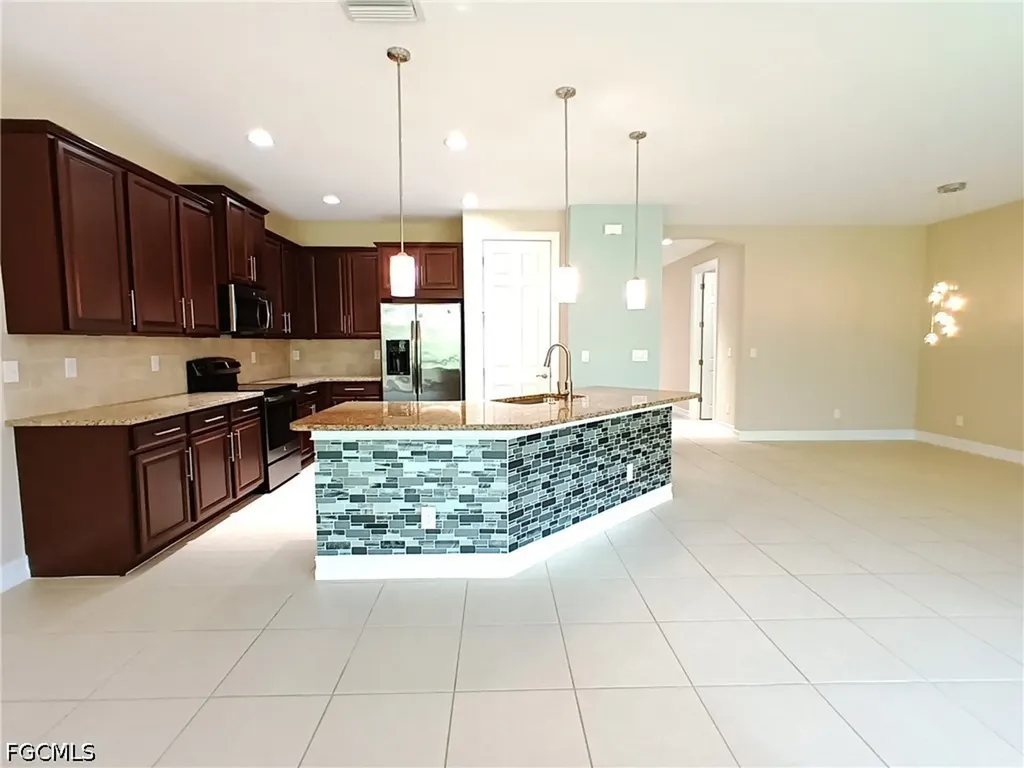20559 Long Pond Road North Fort Myers FL 33917