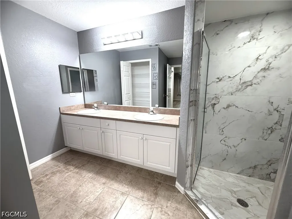 302 NW 2nd Place Cape Coral FL 33993