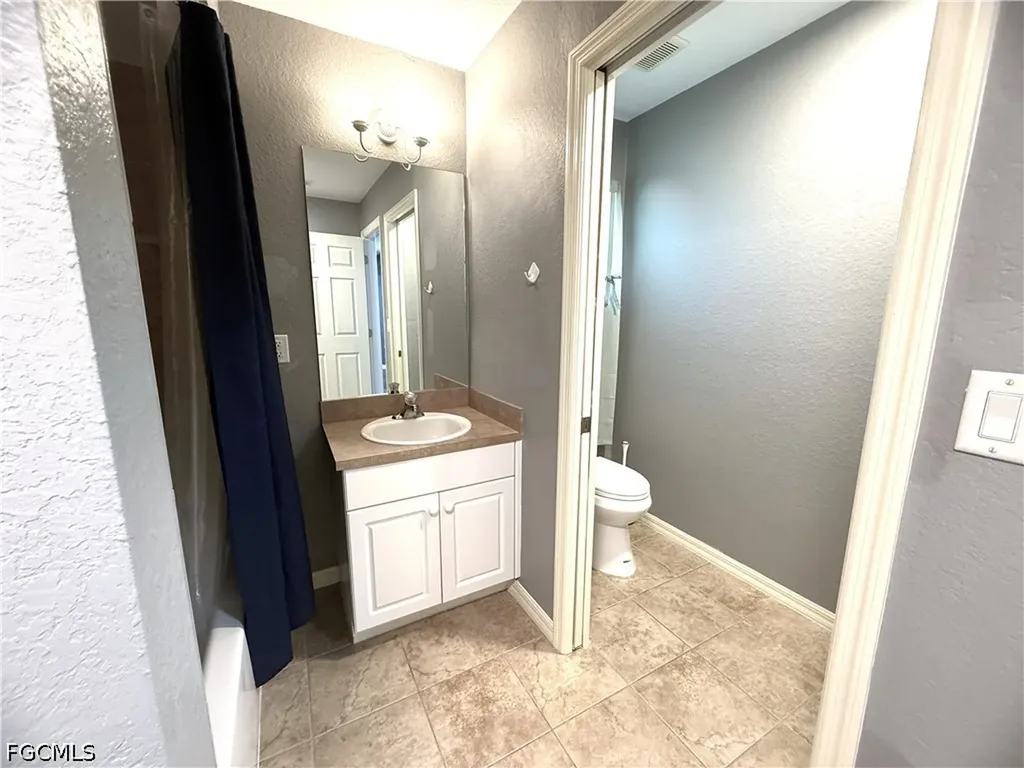 302 NW 2nd Place Cape Coral FL 33993