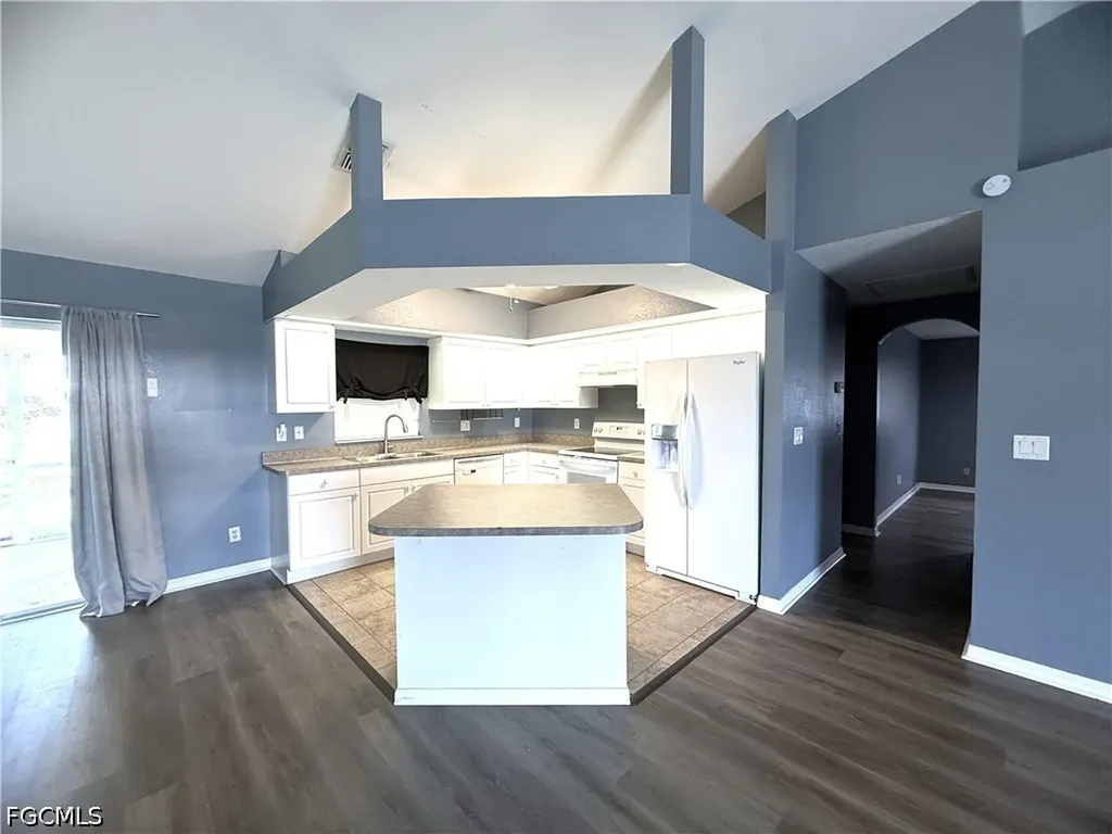 302 NW 2nd Place Cape Coral FL 33993