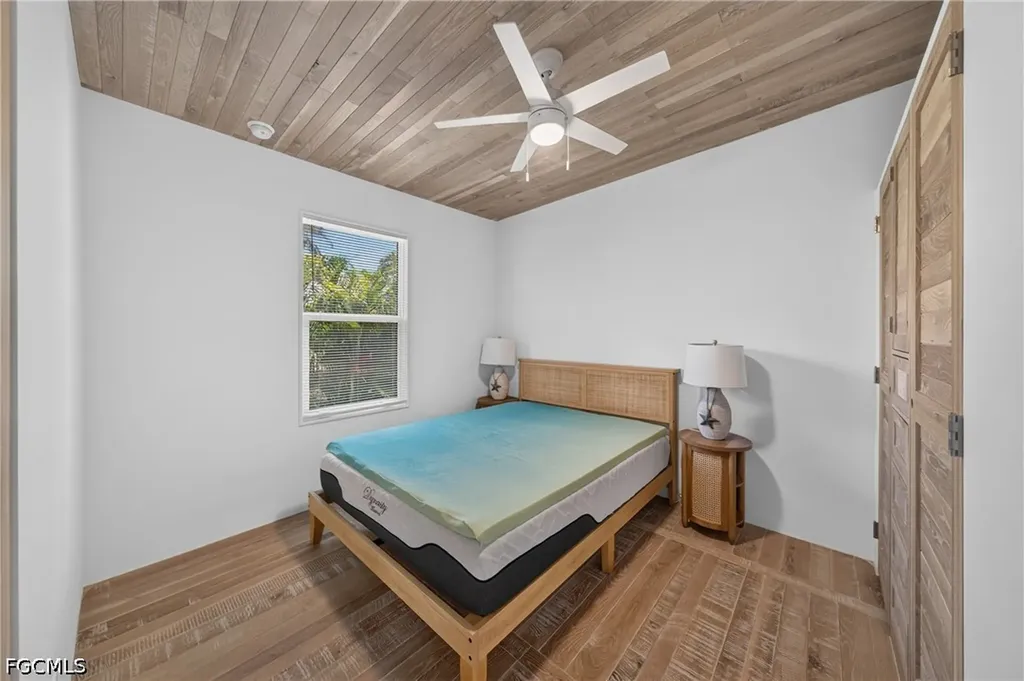 5217 SW 24th Place Cape Coral FL 33914