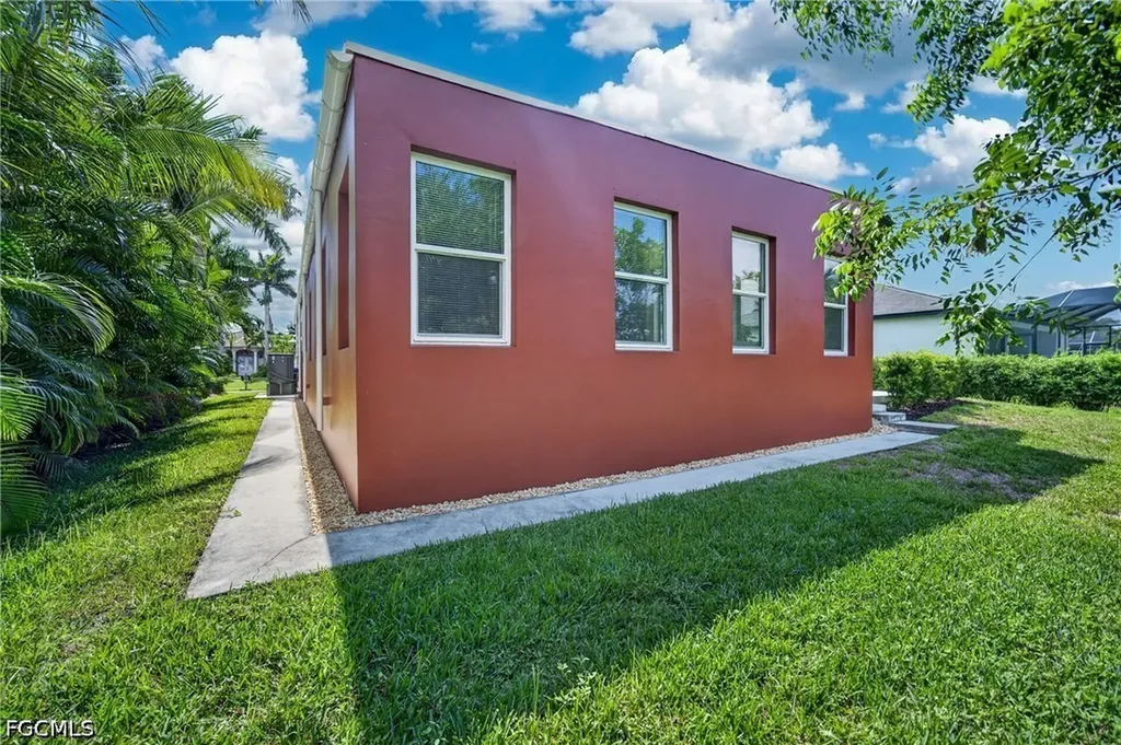 5217 SW 24th Place Cape Coral FL 33914