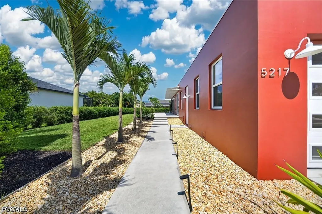 5217 SW 24th Place Cape Coral FL 33914