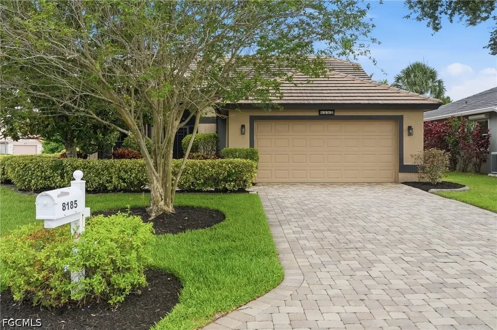 8185 Breton Circle Fort Myers FL 33912
