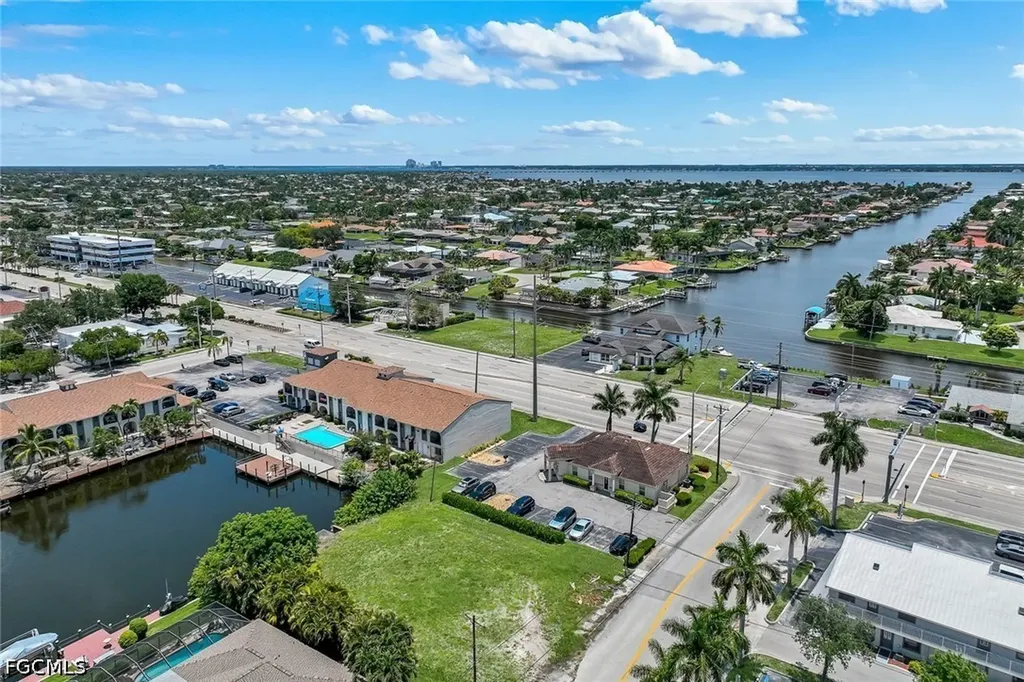 1523 SE 36th Terrace Cape Coral FL 33904