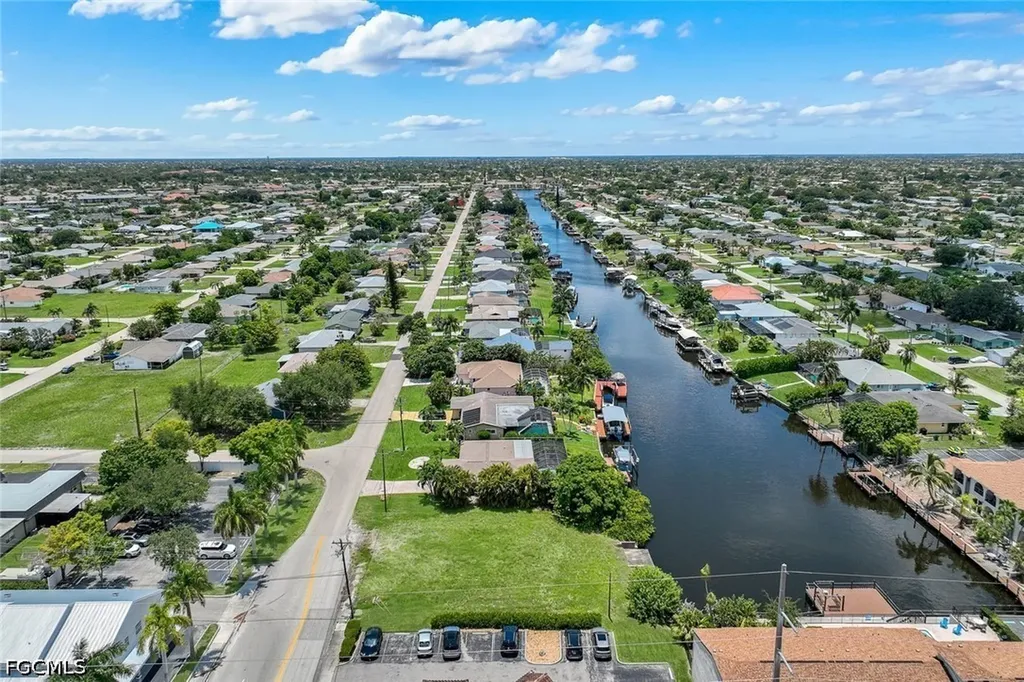 1523 SE 36th Terrace Cape Coral FL 33904