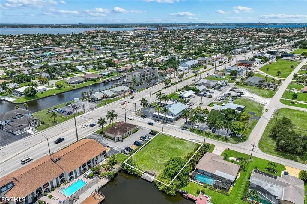 1523 SE 36th Terrace Cape Coral FL 33904