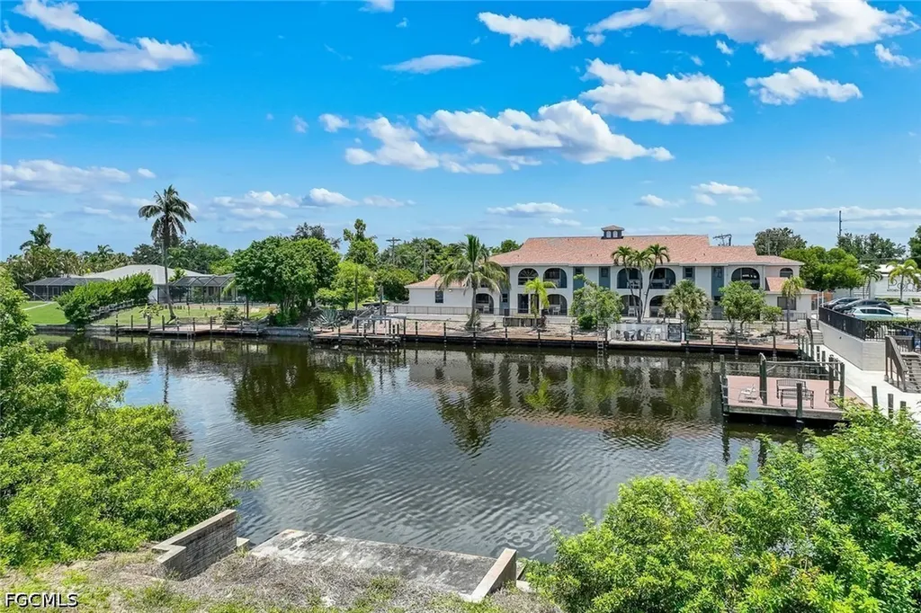 1523 SE 36th Terrace Cape Coral FL 33904