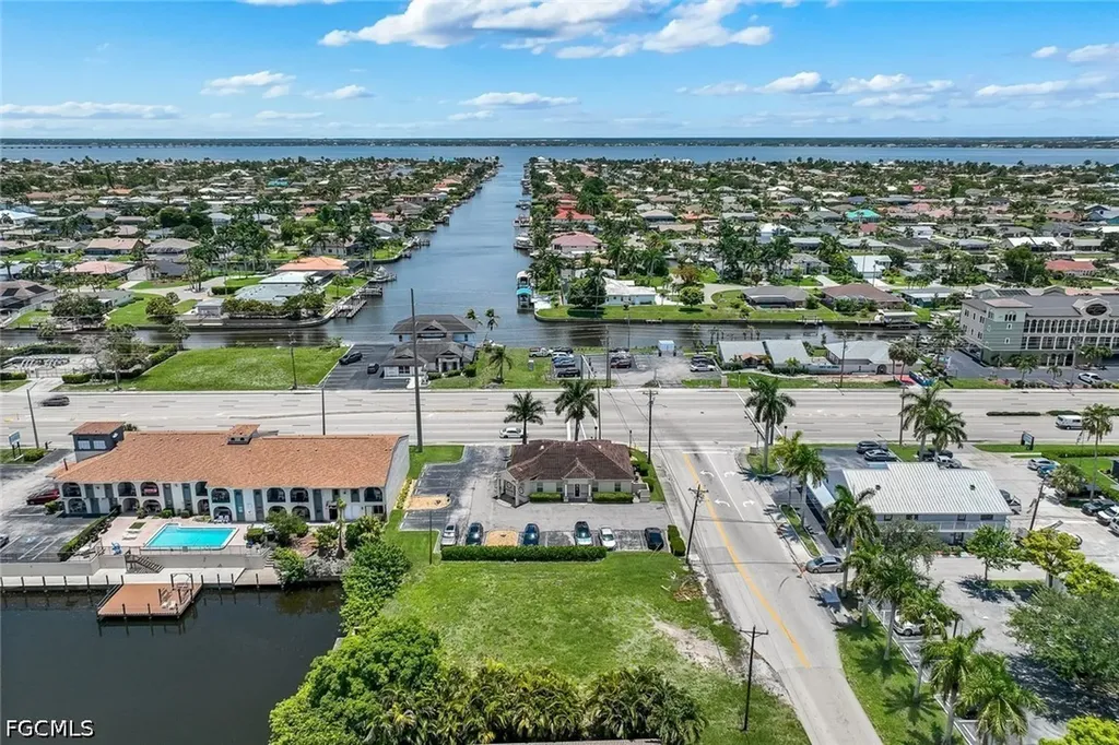 1523 SE 36th Terrace Cape Coral FL 33904