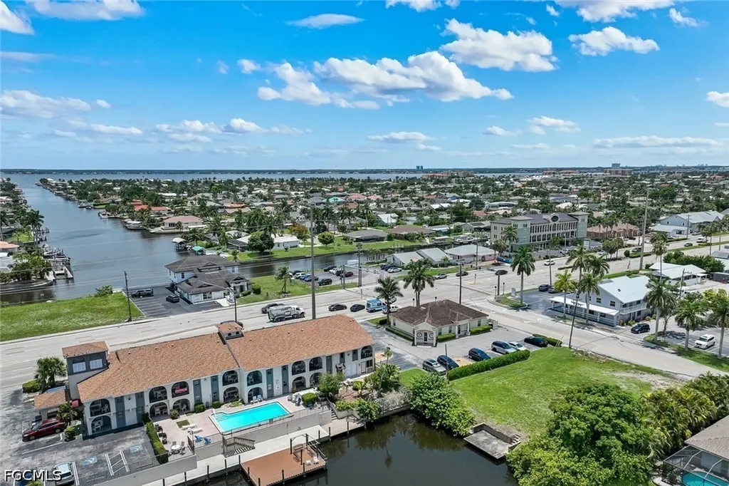 1523 SE 36th Terrace Cape Coral FL 33904