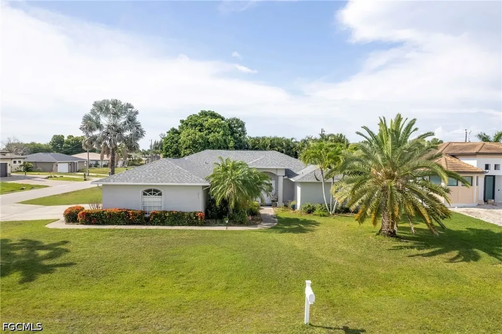 601 SE 19th Street Cape Coral FL 33990