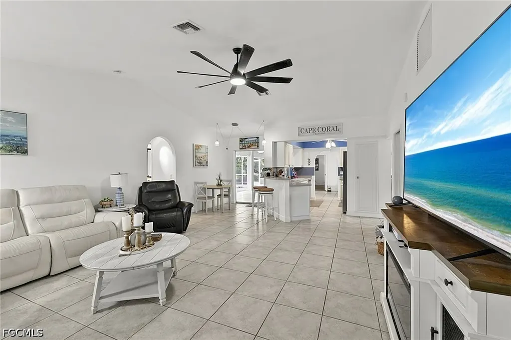 601 SE 19th Street Cape Coral FL 33990