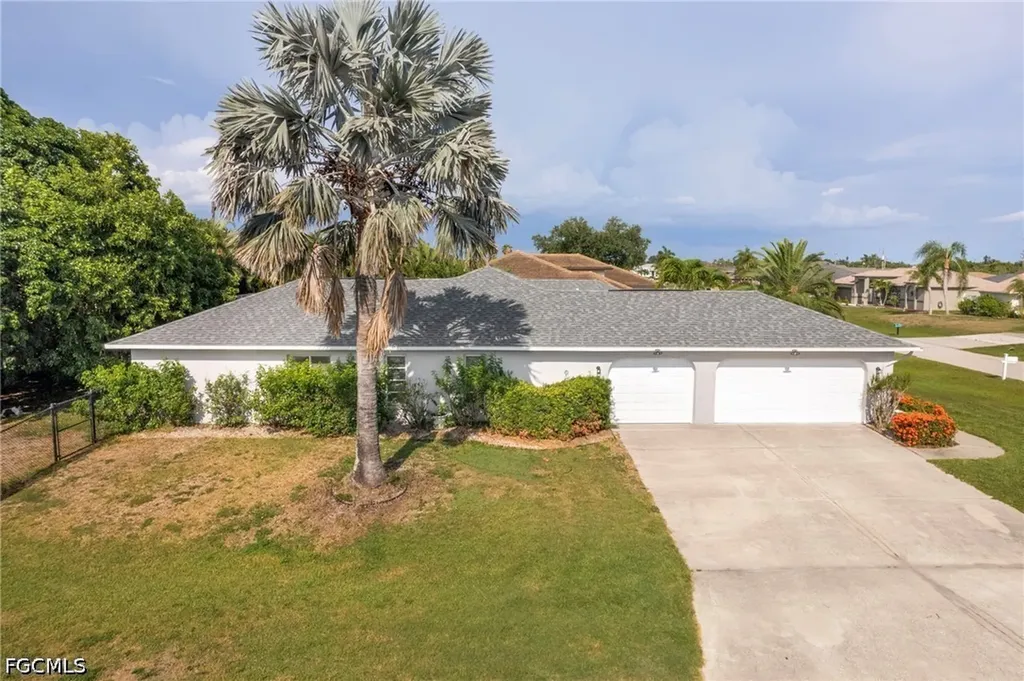 601 SE 19th Street Cape Coral FL 33990