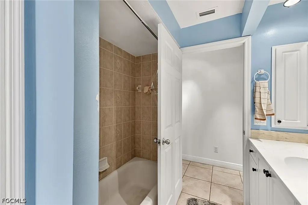 601 SE 19th Street Cape Coral FL 33990