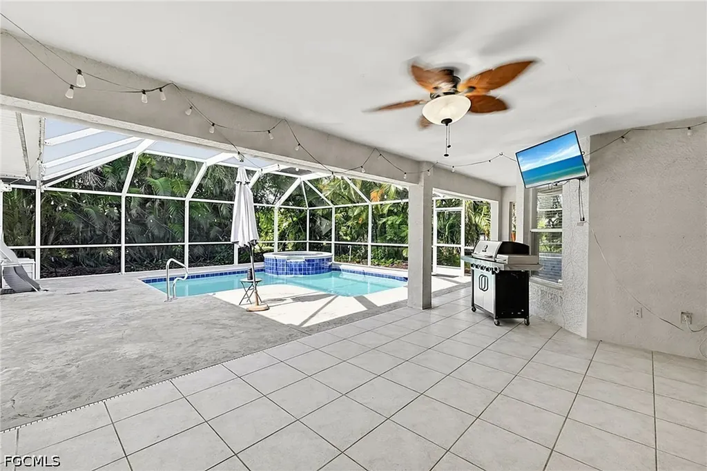 601 SE 19th Street Cape Coral FL 33990