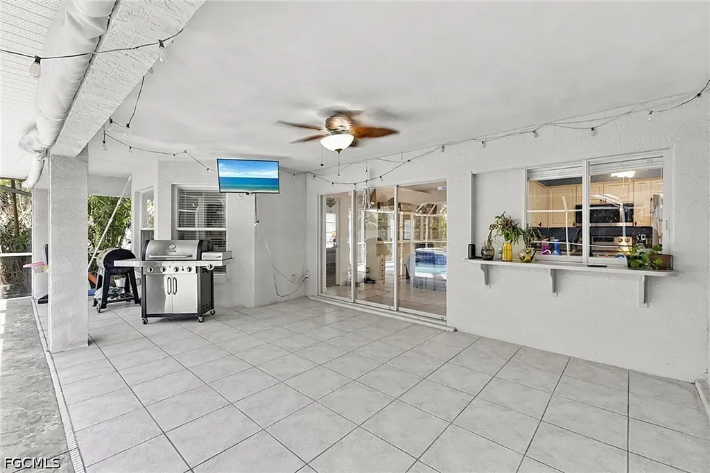 601 SE 19th Street Cape Coral FL 33990
