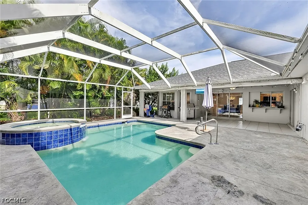 601 SE 19th Street Cape Coral FL 33990