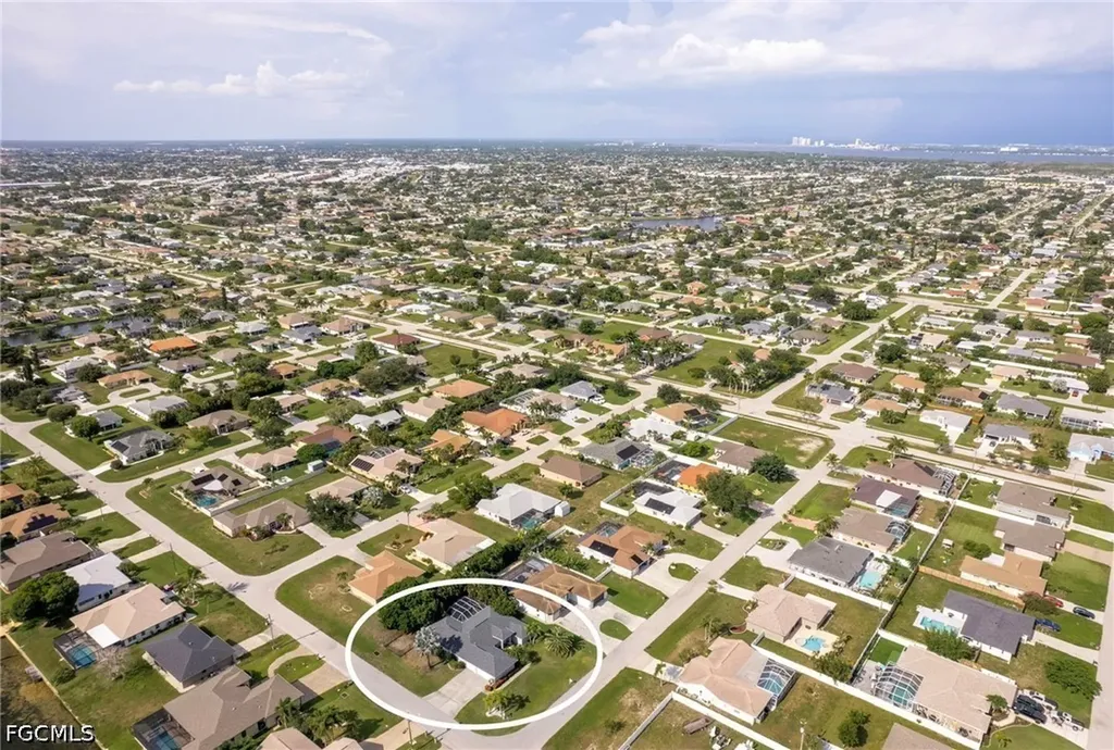 601 SE 19th Street Cape Coral FL 33990